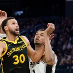 Resultados NBA 24/11: Curry comanda vit&oacute;ria dos Warriors diante dos Spurs