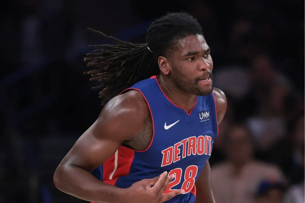 NBA: Isaiah Stewart, do Detroit Pistons, &eacute; preso ap&oacute;s agredir piv&ocirc; dos Suns