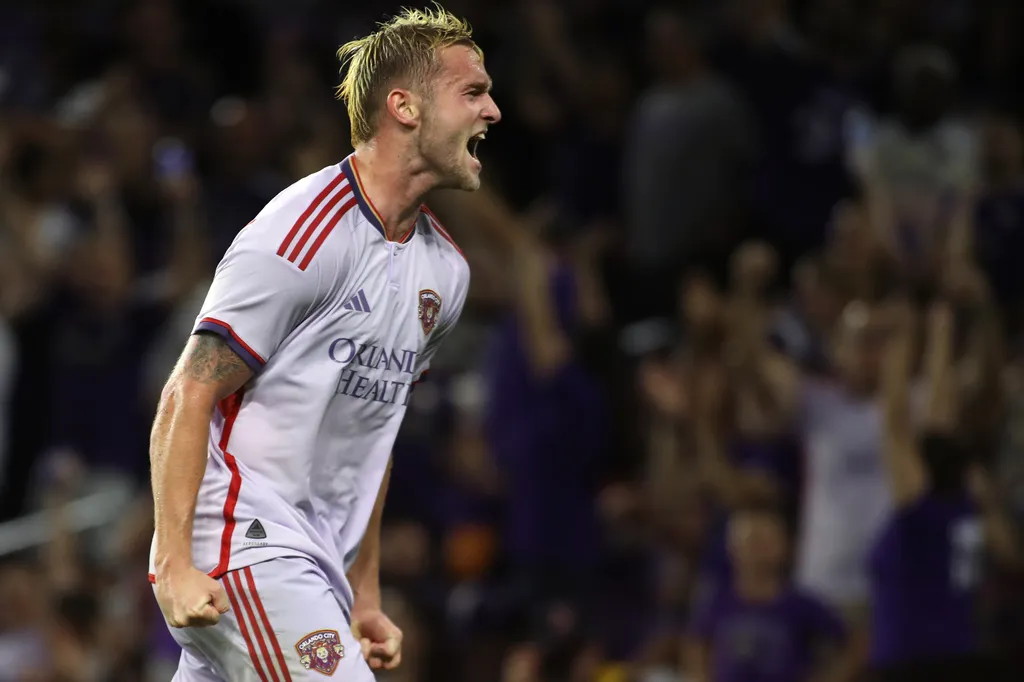 Orlando City faz gol hist&oacute;rico, mas perde novamente na MLS