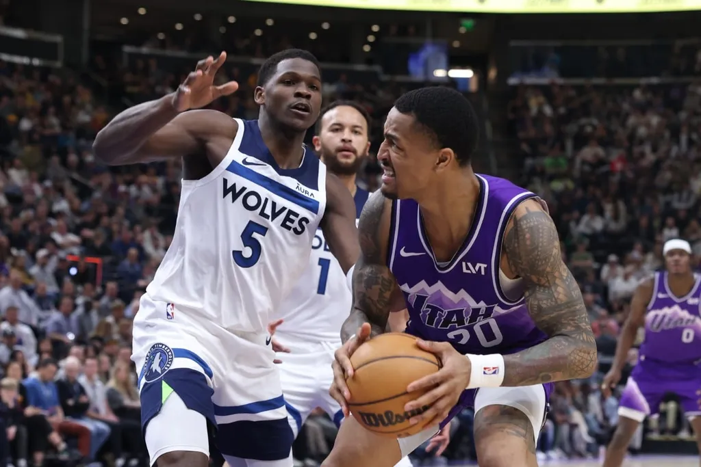 NBA: Anthony Edwards &lsquo;vinga&rsquo; companheiro de equipe em vit&oacute;ria dos Timberwolves