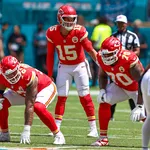 [NFL] Relat&oacute;rio de les&otilde;es: Paris Johnson Jr. e Donovan Jackson fora da temporada