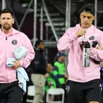Ap&oacute;s derrota na Concachampions, Messi e Su&aacute;rez causam confus&atilde;o no vesti&aacute;rio