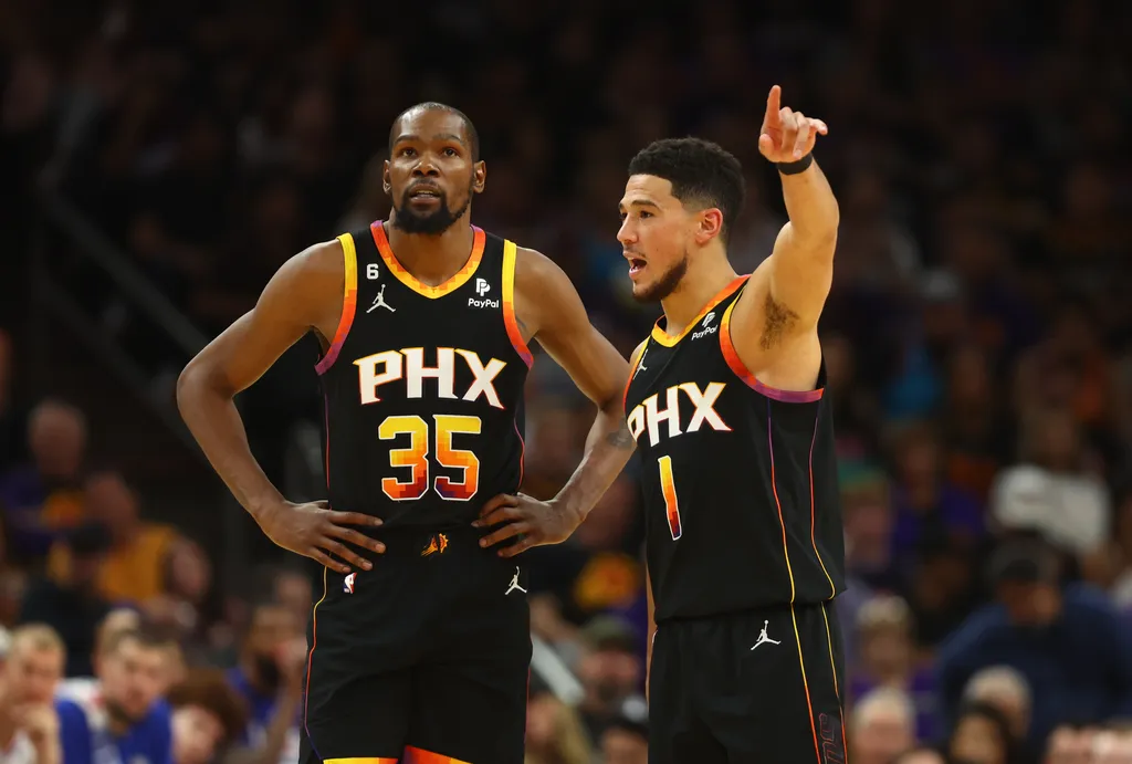 Suns ousam na contrata&ccedil;&atilde;o de t&eacute;cnico para liderar Booker e Durant