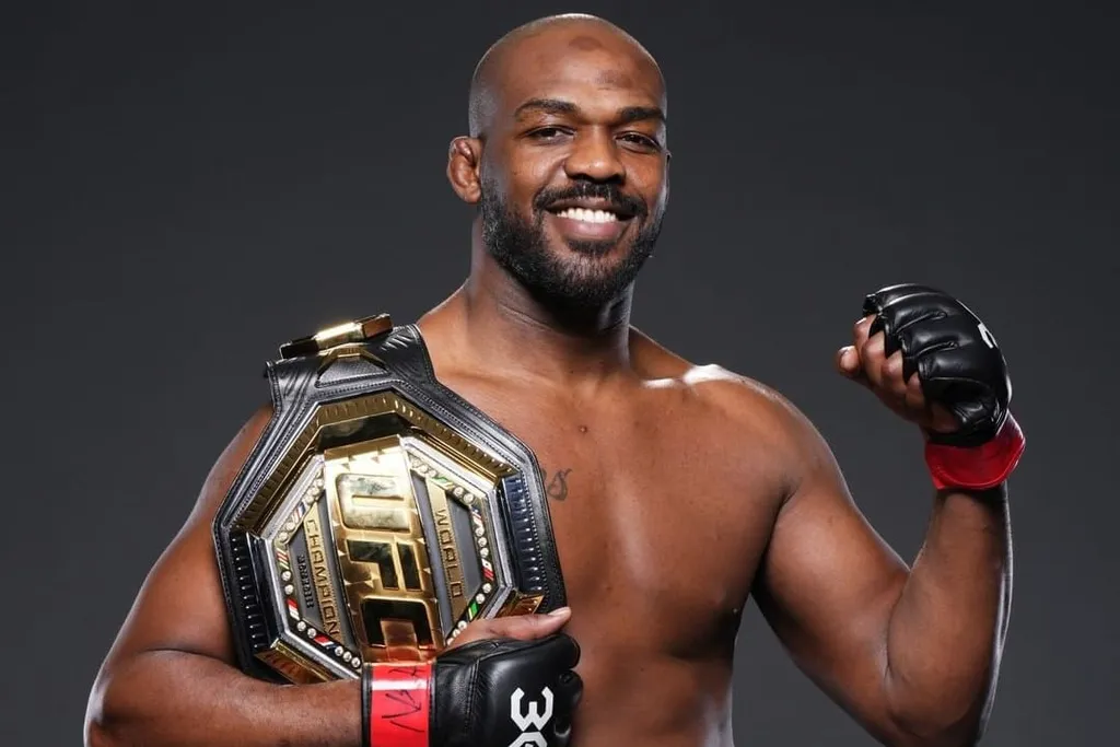 Jon Jones entra para grupo de lutadores campe&otilde;es em duas categorias no UFC; veja lista completa