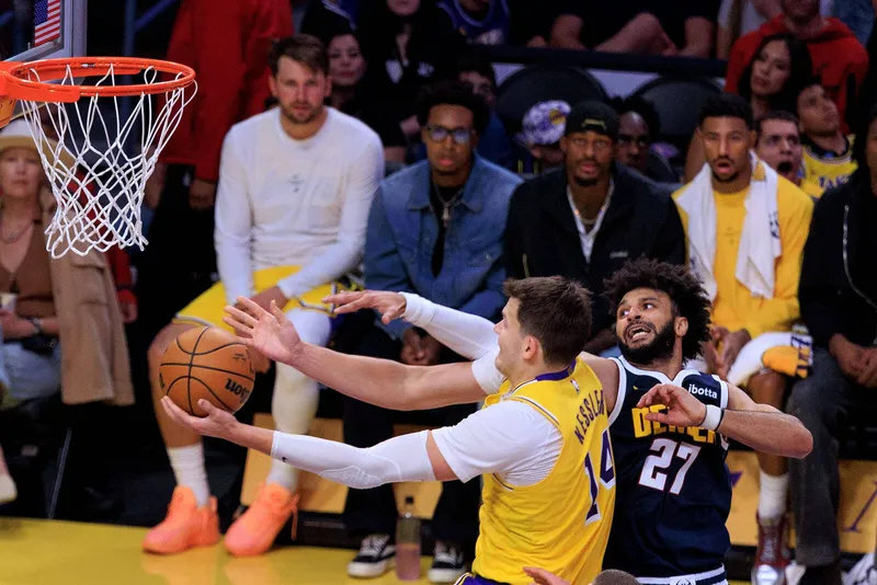 [NBA] Walker Kessler acerta 12 de 12 na estreia pelos Lakers, com 10 enterradas