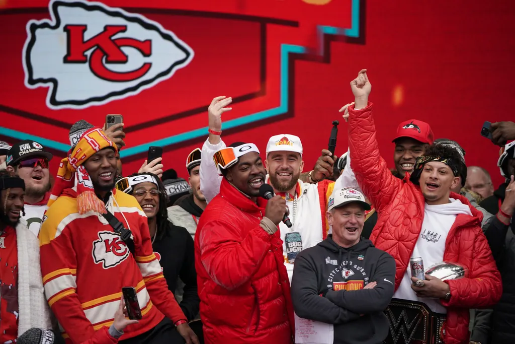 &lsquo;Precisamos de voc&ecirc;&rsquo;: Travis Kelce faz apelo desesperado a companheiro de Chiefs
