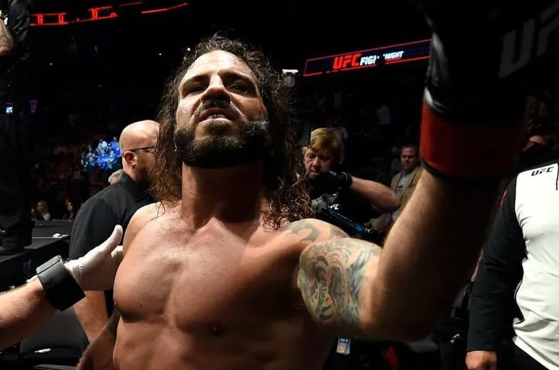 Lutador engana transmiss&atilde;o do UFC e enfurece Dana White: &lsquo;Pegou mal&rsquo;
