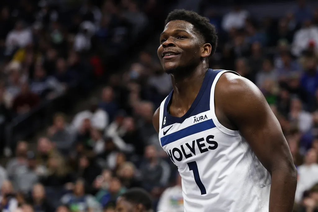 NBA: Anthony Edwards volta e Timberwolves vencem Dallas sem Kyrie Irving