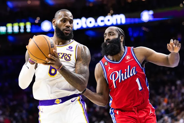 James Harden marca LeBron James. Foto: Icon Sport