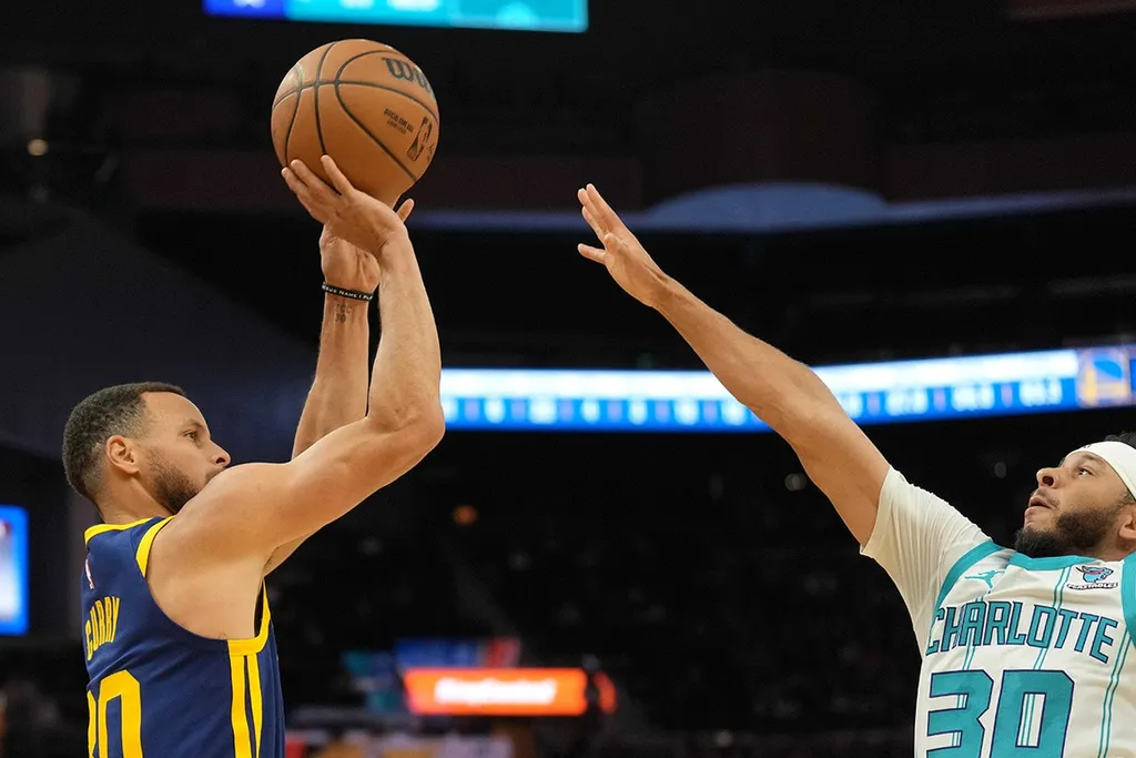 &lsquo;Curry Bowl&rsquo;: deu a l&oacute;gica no duelo dos irm&atilde;os Curry na NBA