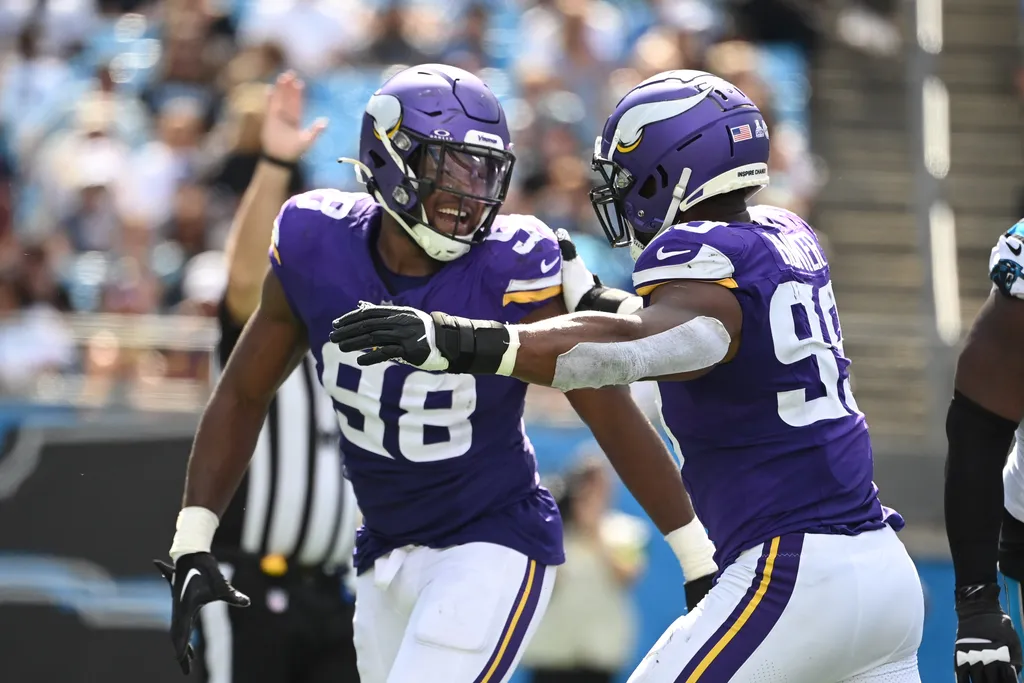 NFL: Vikings batem os Panthers e alcan&ccedil;am 1&ordf; vit&oacute;ria na temporada