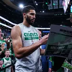 Em vit&oacute;ria sobre os Pacers, Tatum quebra recorde no NBA Playoffs