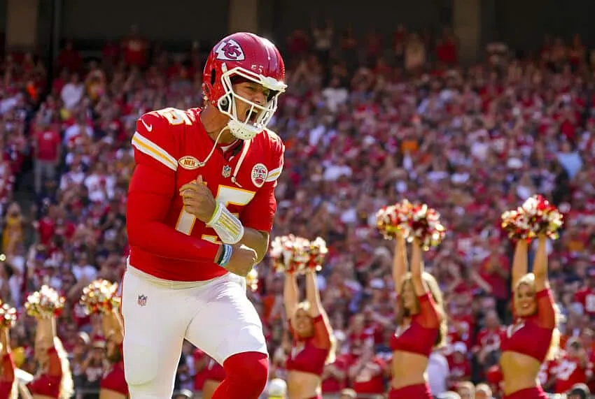 NFL: com Taylor Swift na torcida, Chiefs atropelam Bears em casa