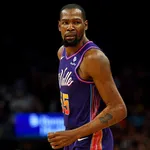 NBA: em duelo de gigantes, Kevin Durant supera LeBron James