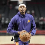 NBA: Vai jogar? Suns define situa&ccedil;&atilde;o de Bradley Beal para o jogo contra os Bulls