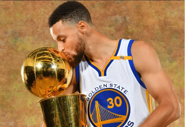 Stephen Curry assinar&aacute; contrato de cinco anos e US$ 201 milh&otilde;es