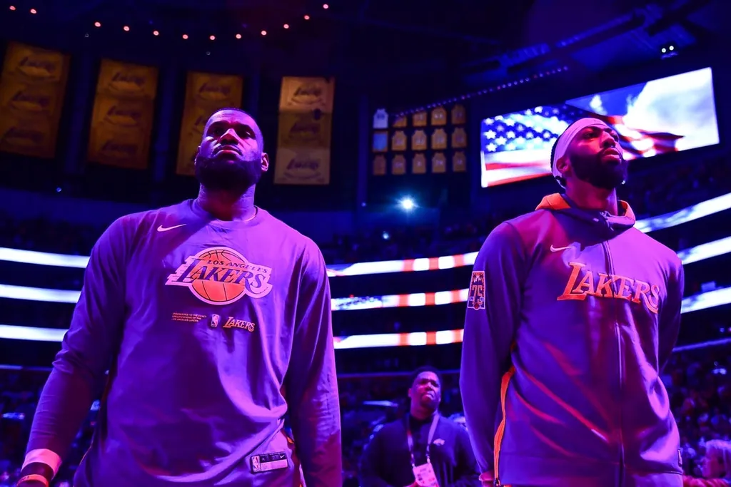 Lakers se manifestam sobre estado de sa&uacute;de de LeBron James e Anthony Davis