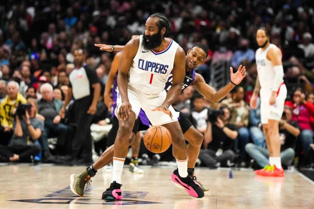 NBA: LA Clippers anuncia mudan&ccedil;as em logos e uniformes para a pr&oacute;xima temporada