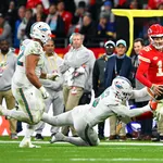NFL: Na Alemanha, Chiefs levam a melhor sobre os Dolphins