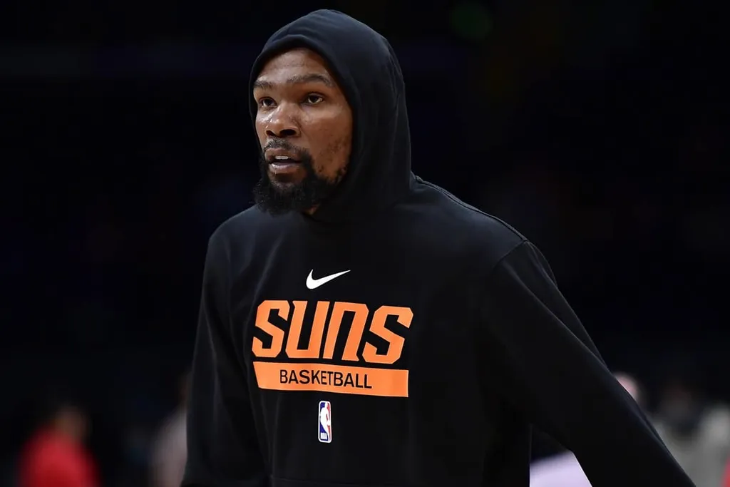 Kevin Durant volta a &lsquo;atacar&rsquo; nas redes e provoca torcedores do ex-time