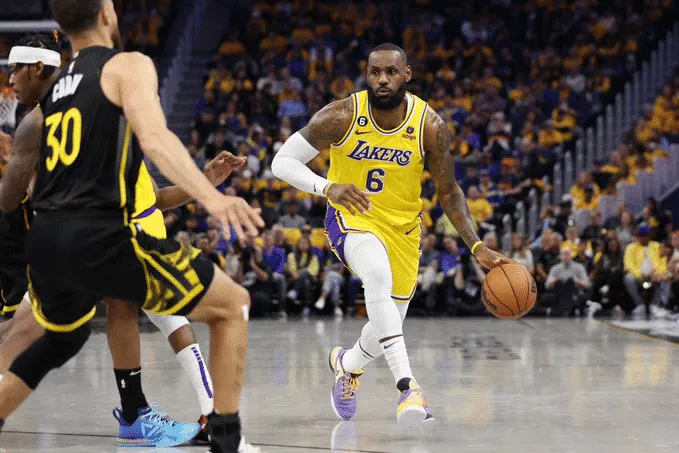 NBA: no primeiro duelo LeBron x Curry, Lakers vencem Warriors em joga&ccedil;o