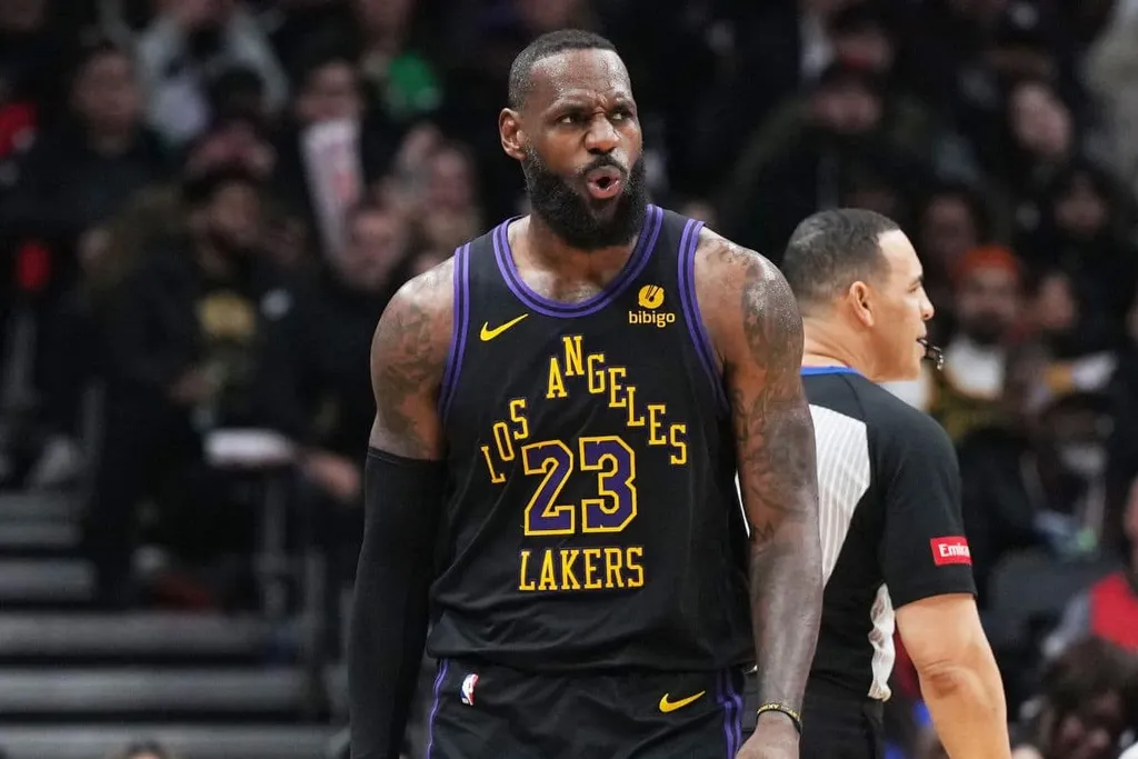 LeBron James supera Oscar Schmidt como maior cestinha na hist&oacute;ria do basquete