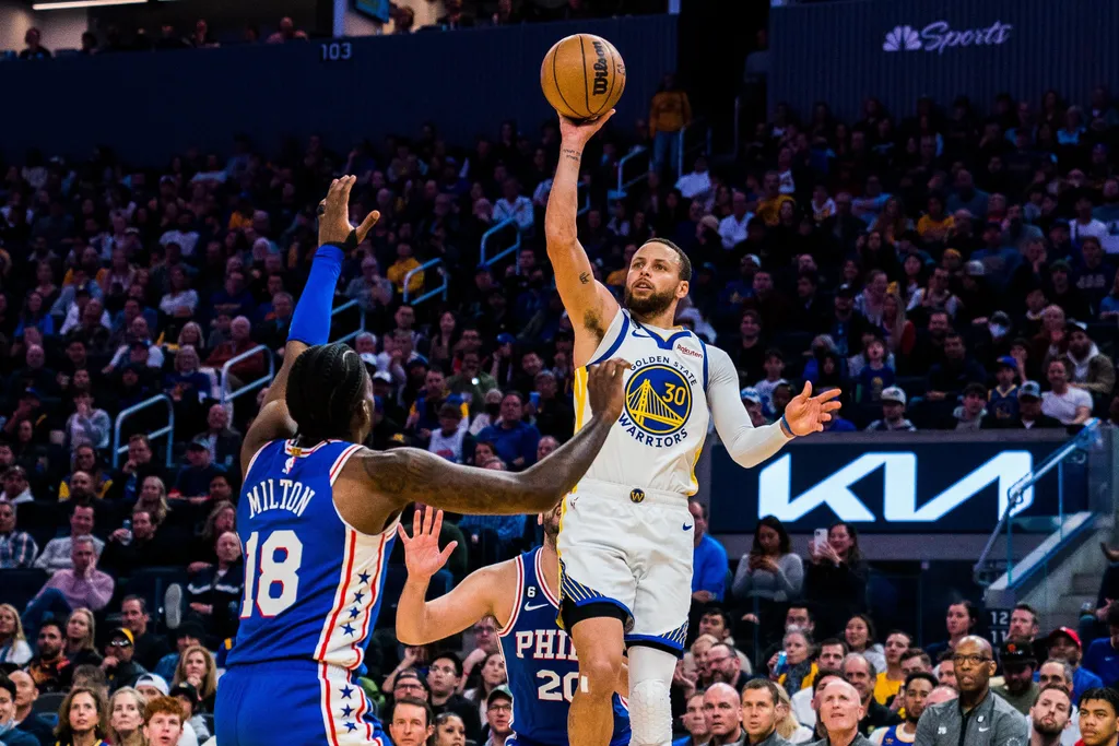 NBA: Embiid marca 46, mas Curry e Poole brilham na vit&oacute;ria dos Warriors sobre os Sixers