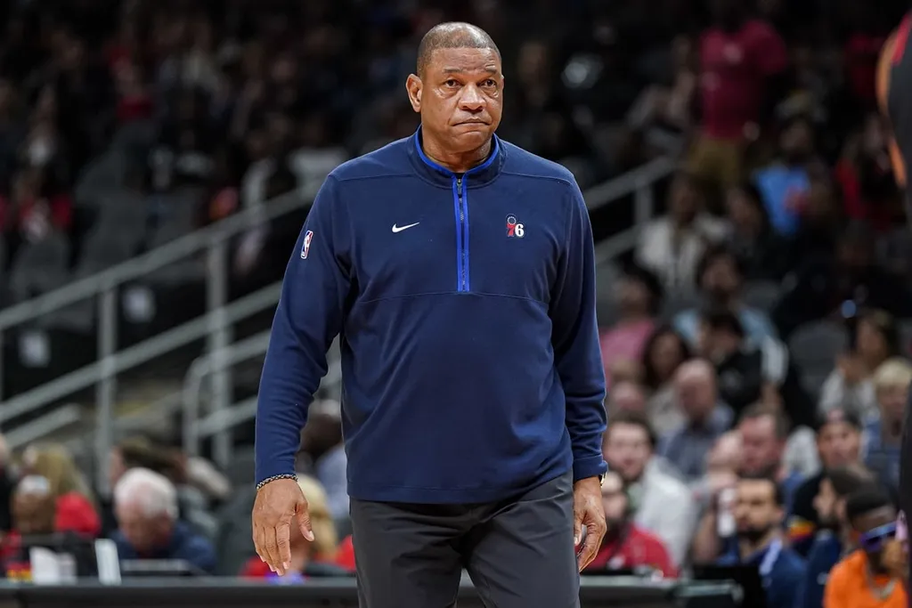 NBA: Milwaukee Bucks fecha contrata&ccedil;&atilde;o de novo treinador