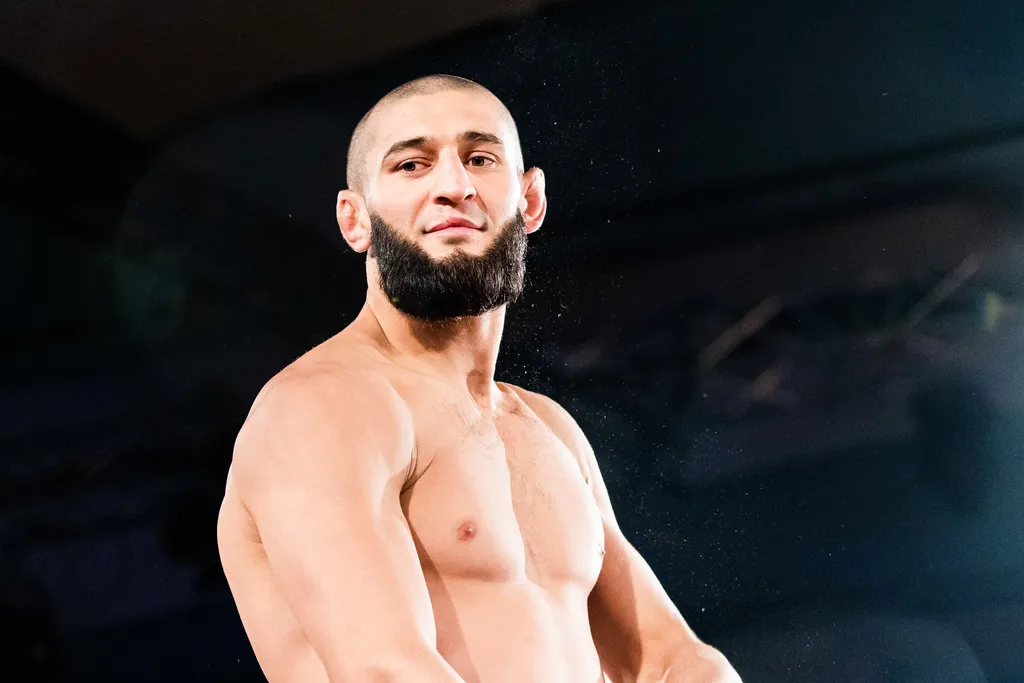 Chimaev &eacute; especulado em luta no UFC ap&oacute;s foto vazada por seu treinador