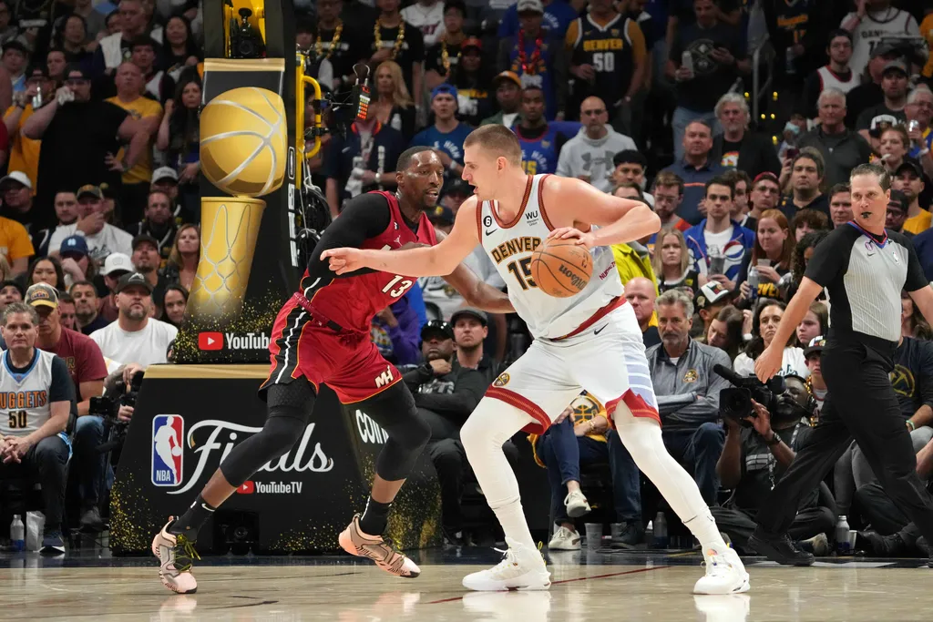 Nuggets vencem Heat, conquistam t&iacute;tulo in&eacute;dito da NBA e consagram Jokic