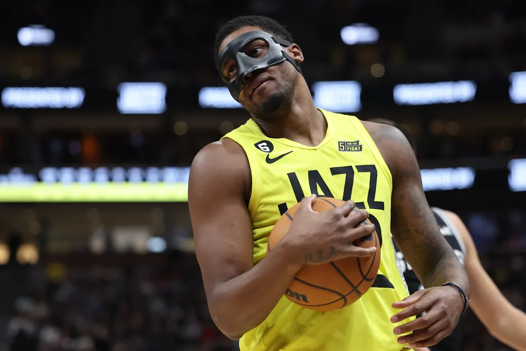 Mercado NBA: Warriors assinam com novo refor&ccedil;o &agrave;s v&eacute;speras da temporada 2023-24