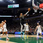 NBA: Lillard alcan&ccedil;a feito incr&iacute;vel na carreira e Bucks vencem Spurs