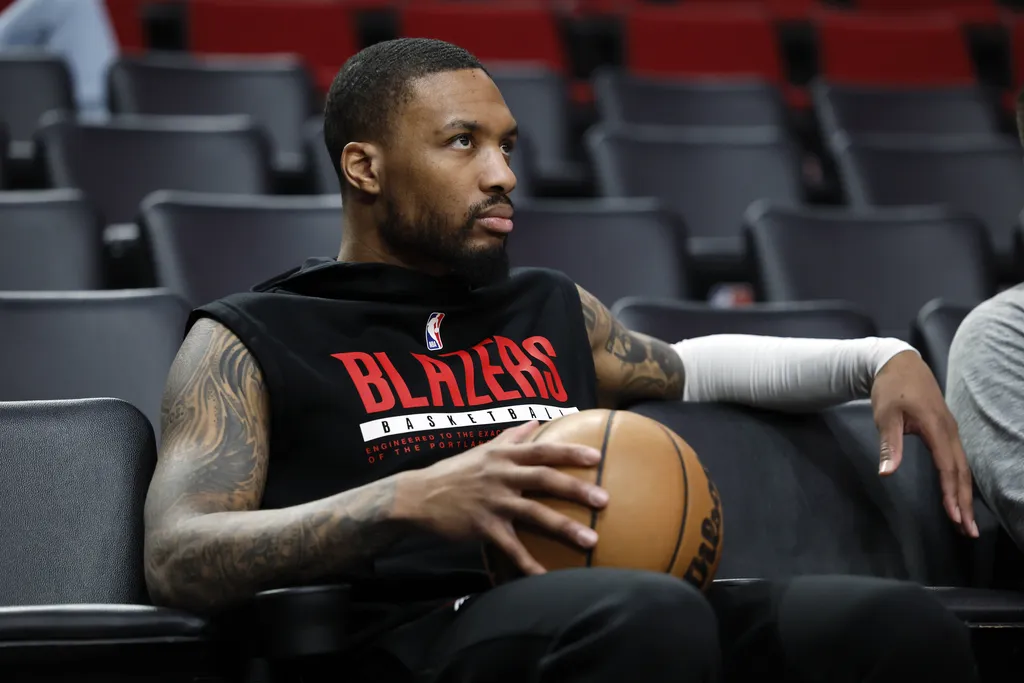 Mercado NBA: Damian Lillard s&oacute; tem duas op&ccedil;&otilde;es para in&iacute;cio da pr&eacute;-temporada