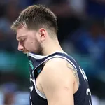 NBA Playoffs 2024: Mavs ter&atilde;o Doncic e Lively para Jogo 5 contra Wolves?