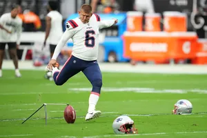 Mercado NFL: New England Patriots troca kicker para o Tennessee Titans