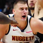 NBA: Em &lsquo;duelo de gigantes&rsquo;, Jokic &eacute; superado e Rockets vencem