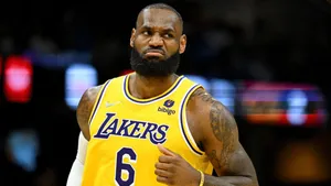 LeBron James está perto de quebrar recorde histórico na NBA