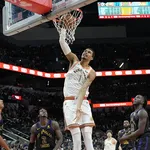 NBA: Wemby esnoba LeBron e diz que duelo n&atilde;o teve &lsquo;nada&nbsp;de&nbsp;especial&rsquo;