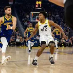 Sem Curry, Klay Thompson brilha e Warriors vencem Utah Jazz em casa