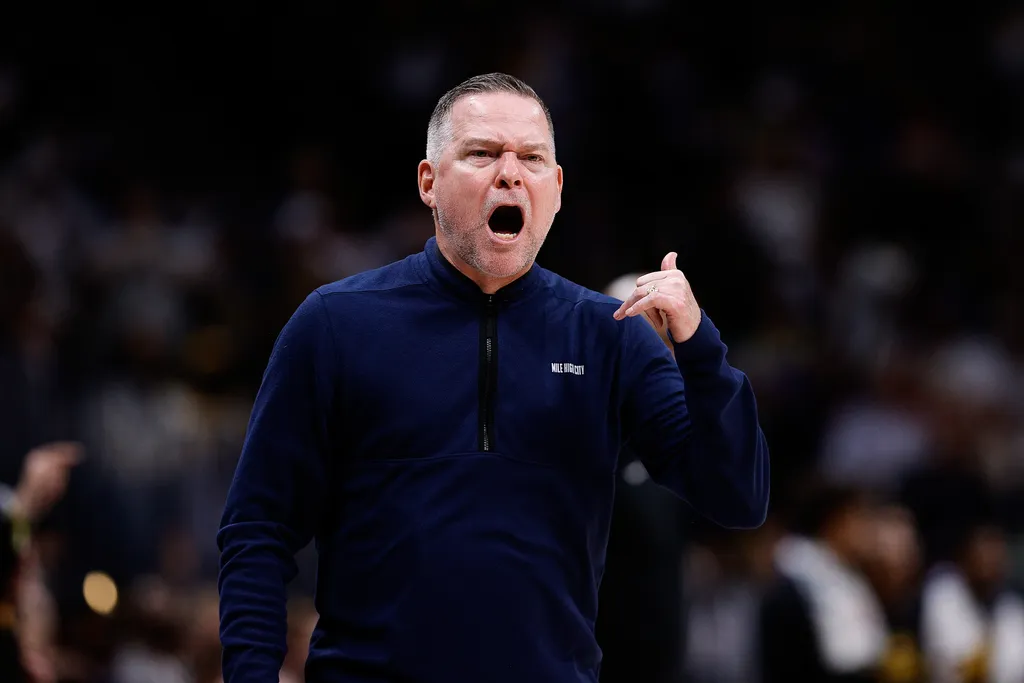 NBA Playoffs 2024: T&eacute;cnico dos Nuggets perde a linha ap&oacute;s elimina&ccedil;&atilde;o para os Wolves