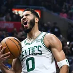NBA: Em Los Angeles, Celtics humilham Clippers na frente de Vini Jr.