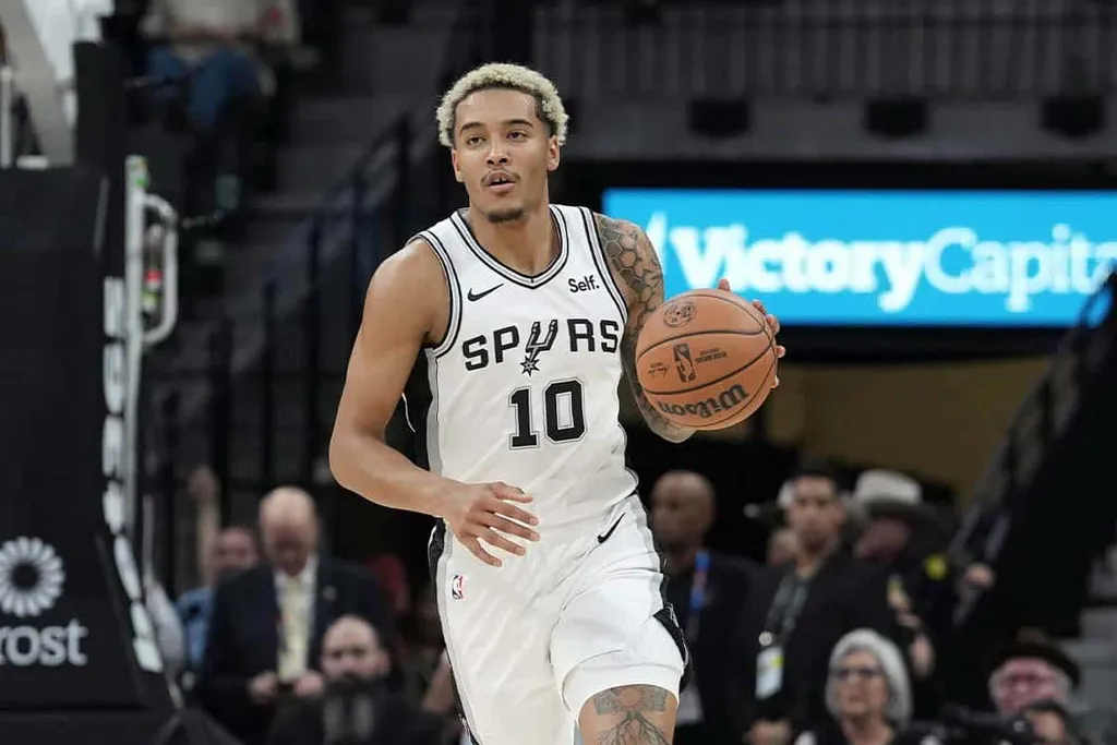 NBA: Spurs desperdi&ccedil;am chance no fim e perdem para Hawks