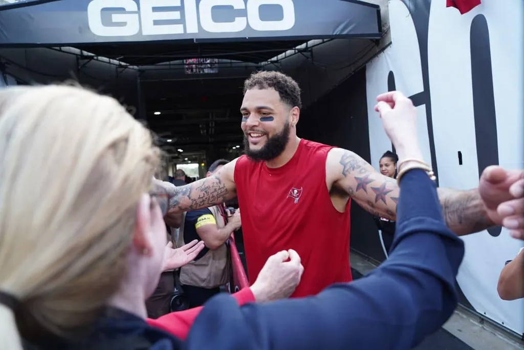 NFL: Buccaneers garante perman&ecirc;ncia de pilar ofensivo para a temporada
