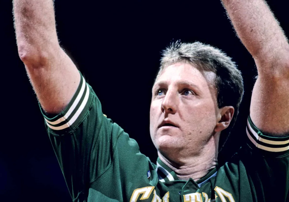 Larry Bird em 1993 em partida do Boston Celtics.