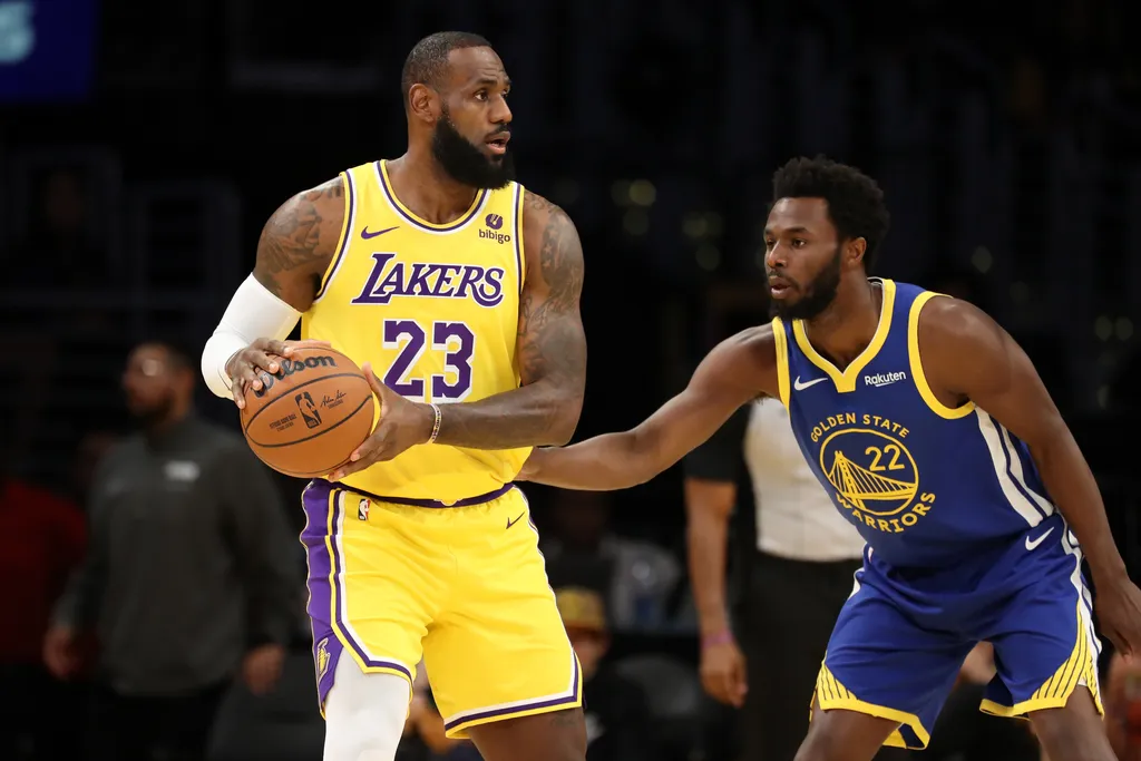 LeBron James e Andrew Wiggins na pr&eacute;-temporada da NBA. Foto: Icon sport