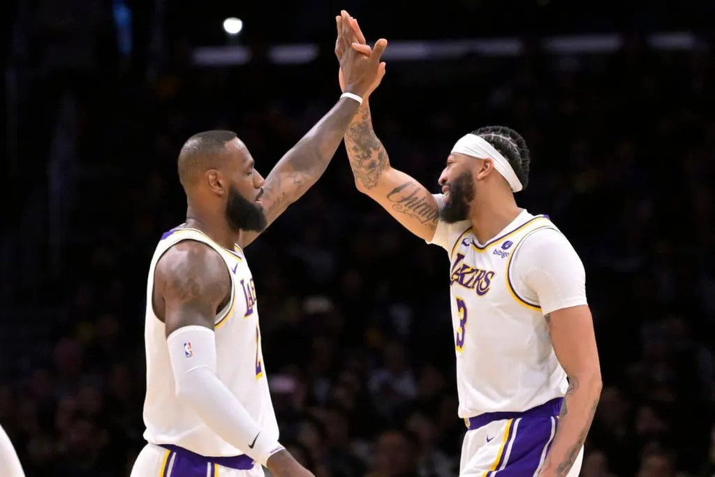 NBA Playoffs 2024: Anthony Davis quebra recorde e &eacute; exaltado por LeBron