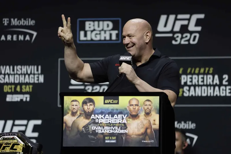 [UFC] Aos 21 anos, Rosas Jr. mede trajet&oacute;ria contra o veterano Barcelos