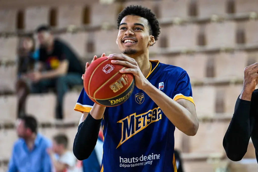 NBA: Victor Wenbanyama se declara oficialmente para o draft de 2023