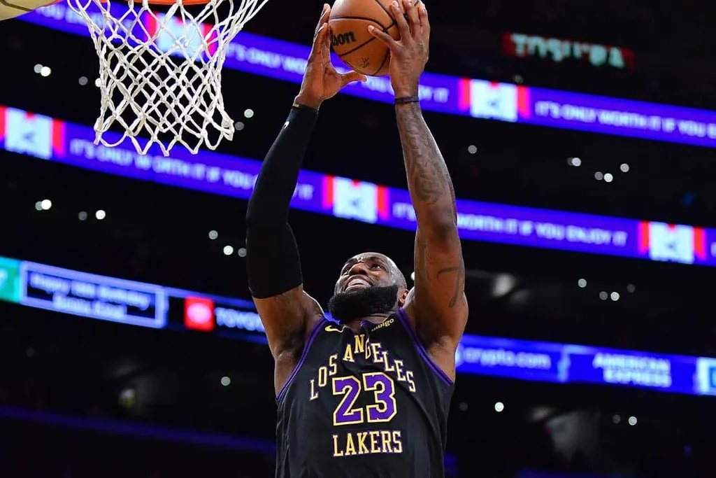 NBA: Lebron James provoca, bate marca hist&oacute;rica e Lakers vencem Utah Jazz