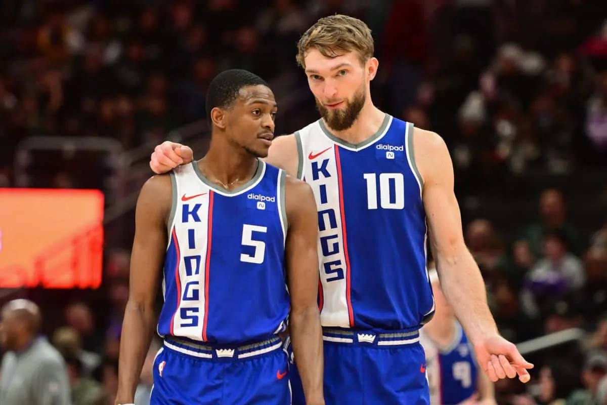 De'Aaron Fox e Domantas Sabonis brilharam na temporada do Sacramento Kings (Foto: Icon Sport)
